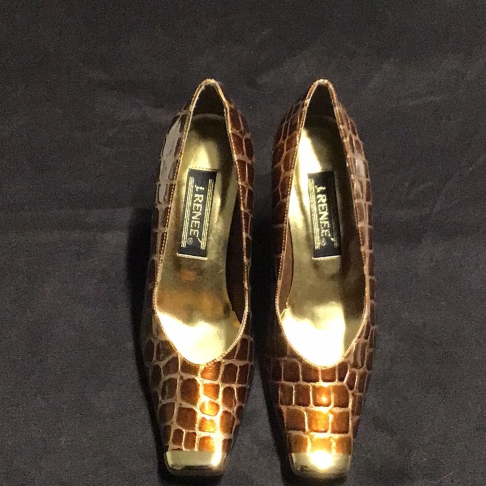J. Renee crocodile brown/bronze pump with gold toe. Like new.